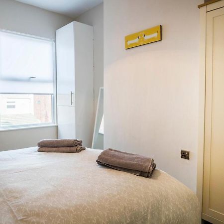 Spacious, Modern 4 Bed House Close To City Centre 切斯特 外观 照片