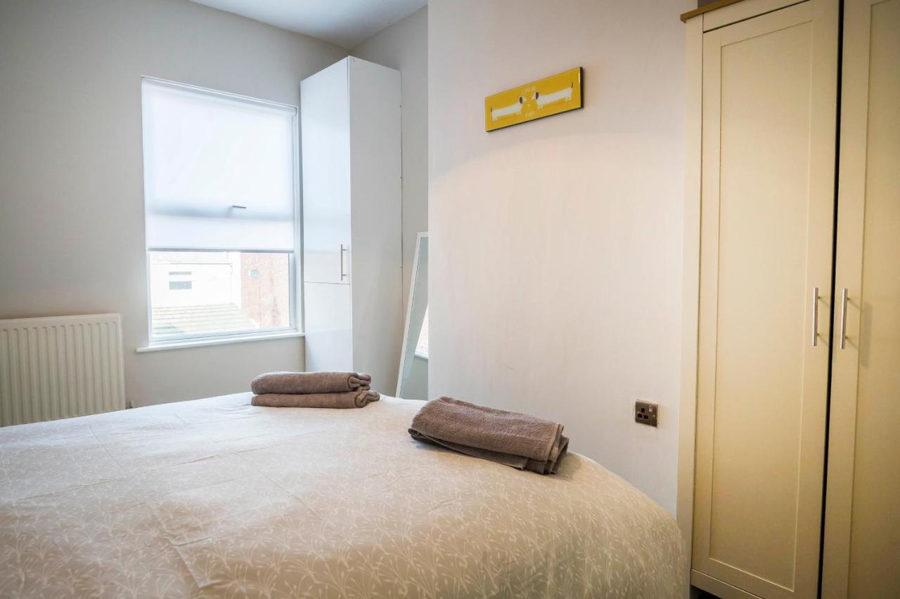Spacious, Modern 4 Bed House Close To City Centre 切斯特 外观 照片
