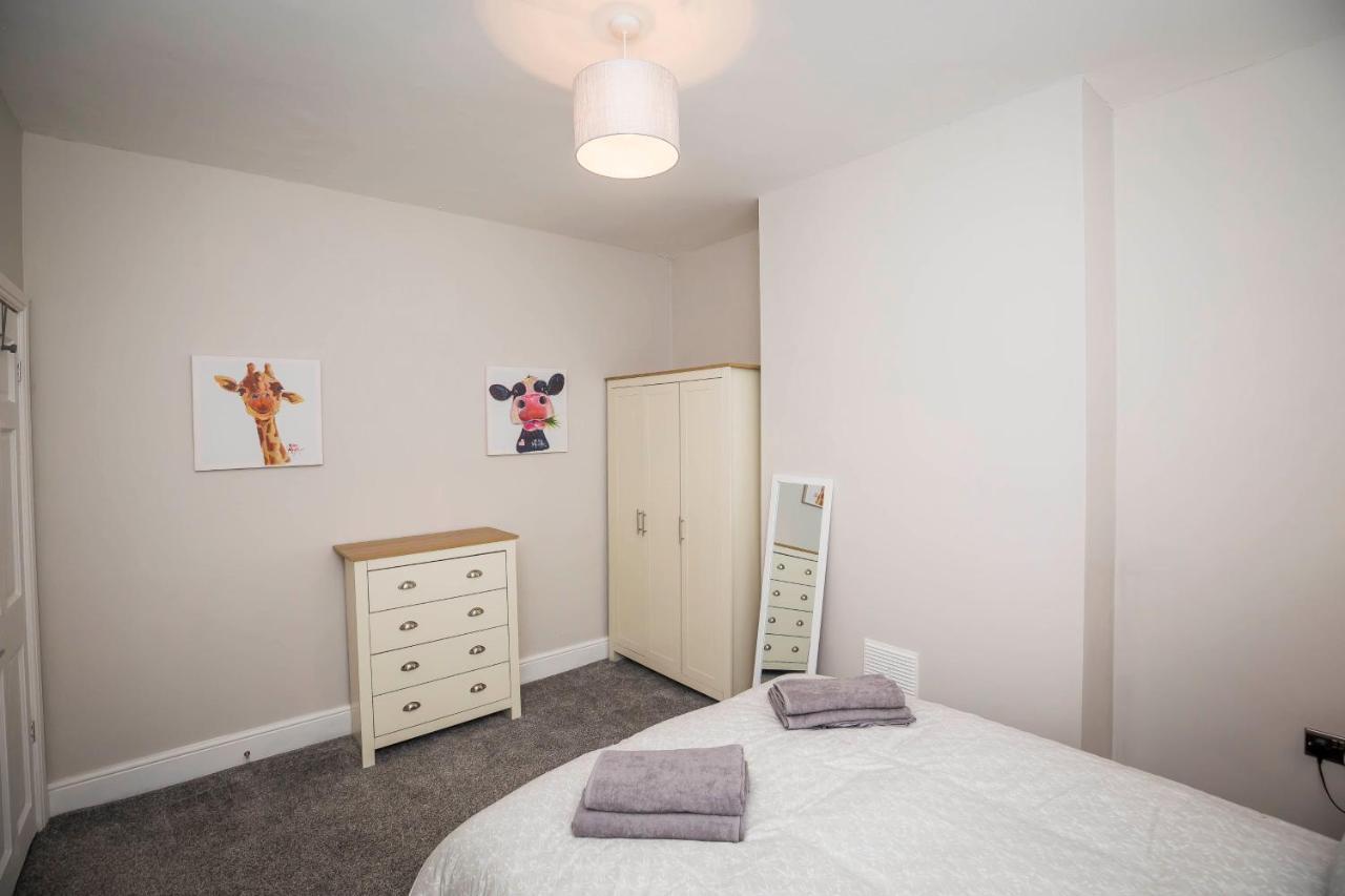 Spacious, Modern 4 Bed House Close To City Centre 切斯特 外观 照片