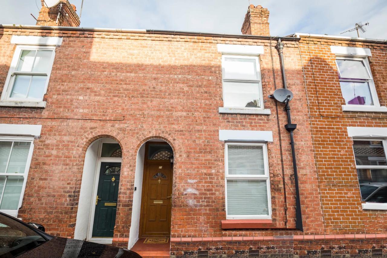 Spacious, Modern 4 Bed House Close To City Centre 切斯特 外观 照片