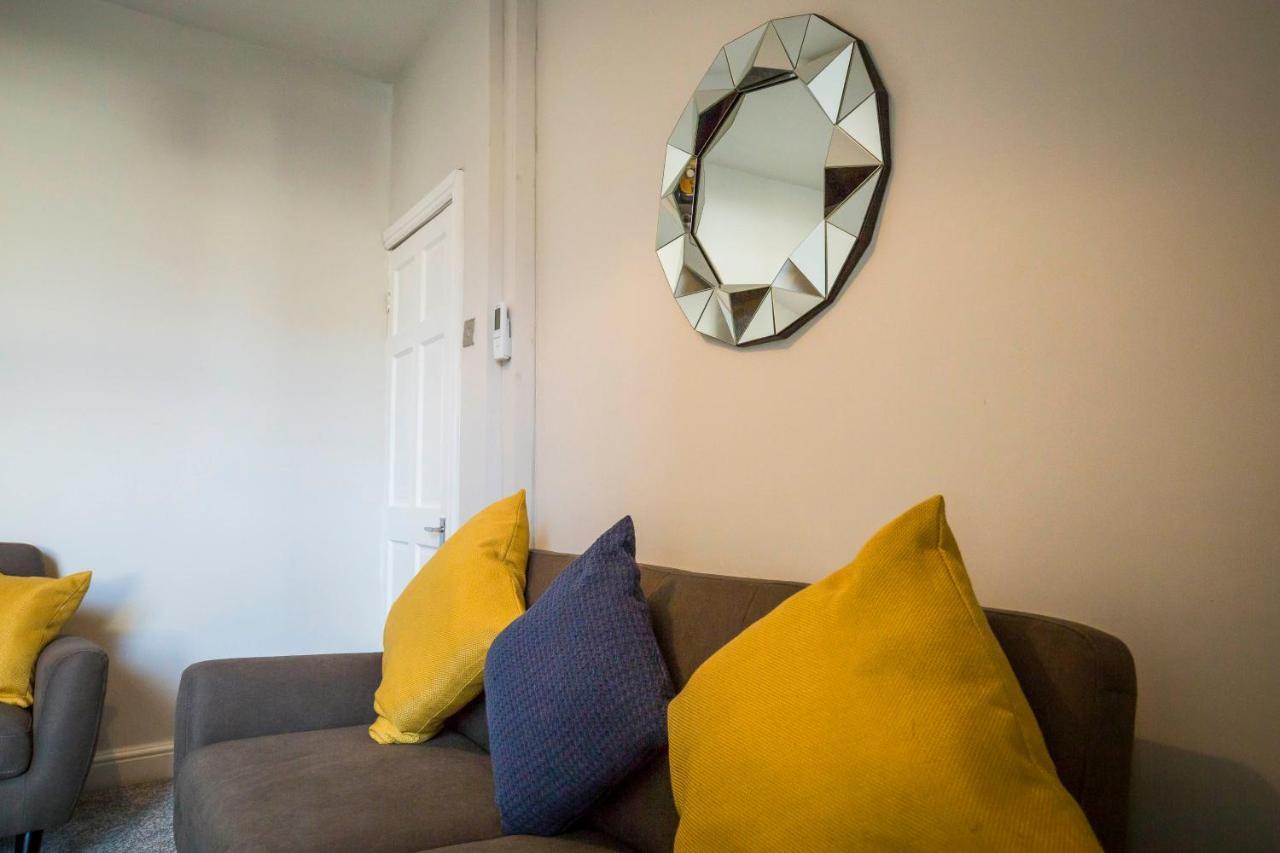 Spacious, Modern 4 Bed House Close To City Centre 切斯特 外观 照片