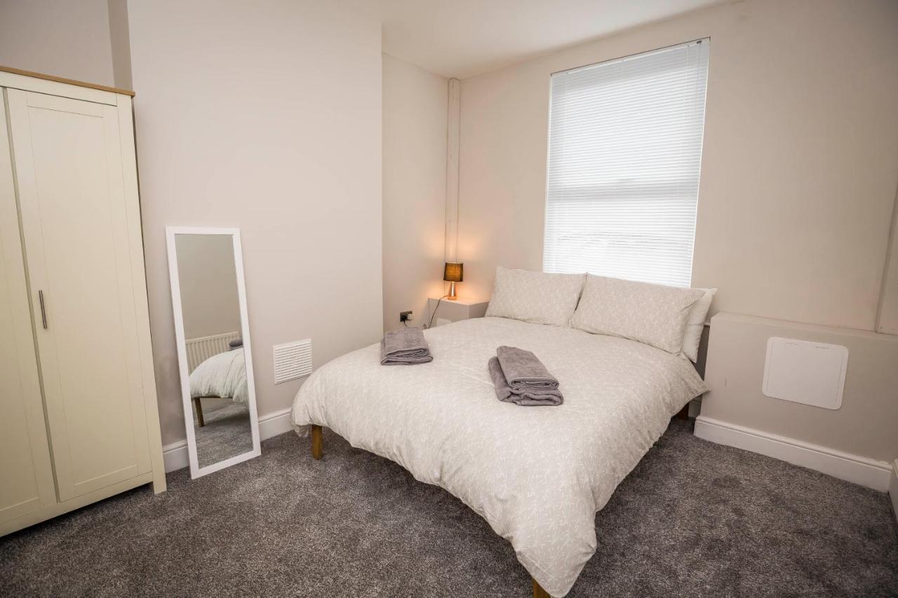 Spacious, Modern 4 Bed House Close To City Centre 切斯特 外观 照片